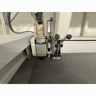 ZUND LC-2400 Digital Cutter Schneidetisch